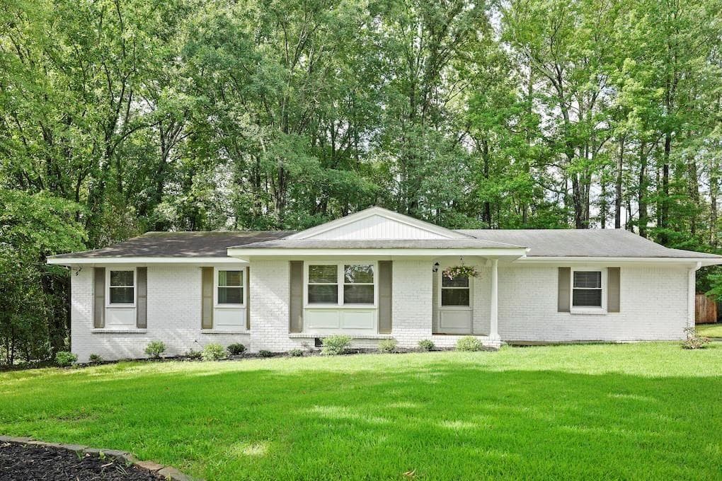 3 bedroom, 2 bathroom, 1,388 sq ft single family residence sold at 2110 Argyle Drive, Smyrna, GA 30080