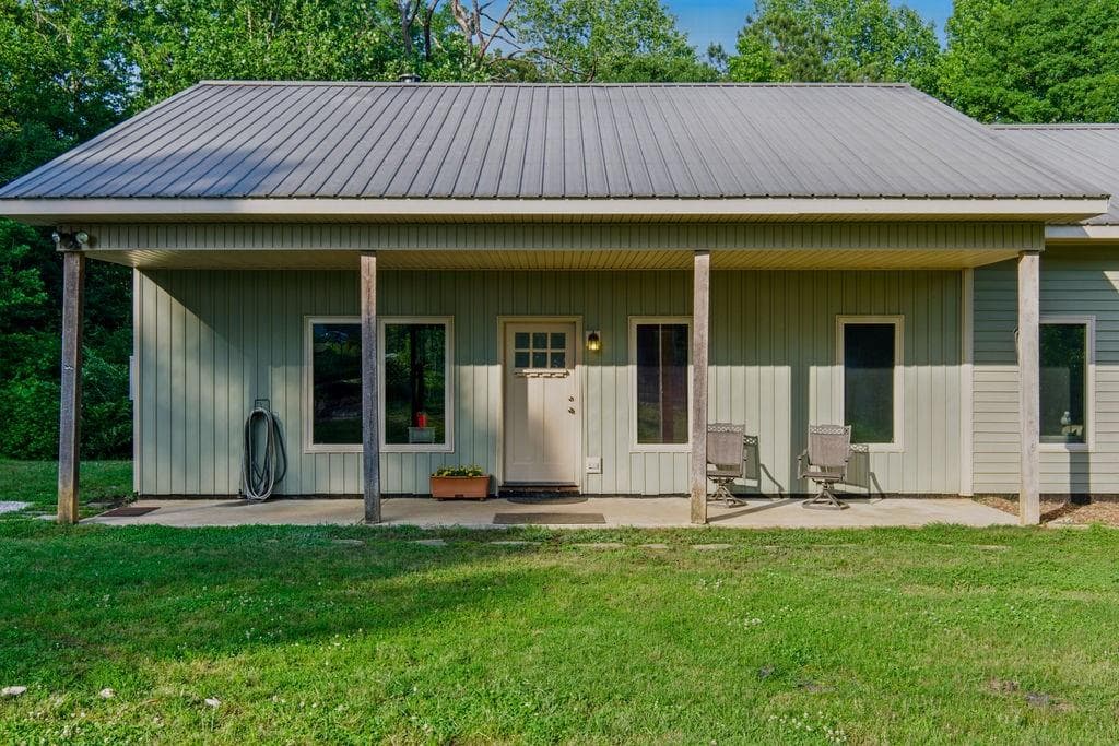 4 bedroom, 2 bathroom single family residence sold at 5395 Buffington, Gillsville, GA 30543