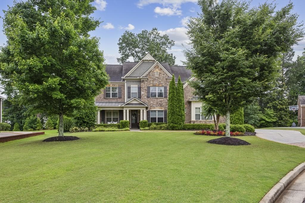 5 bedroom, 4 bathroom, 3,999 sq ft single family residence sold at 2579 Lulworth Lane, Marietta, GA 30062