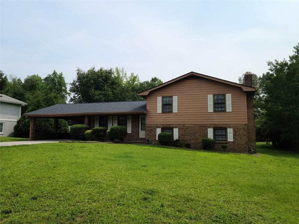 2104 MOON Drive