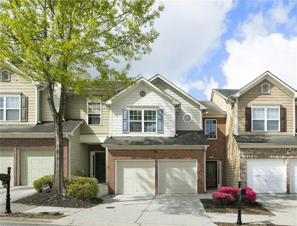 3 bedroom, 3 bathroom, 1,783 sq ft townhouse sold at 5556 Cascade Run, Atlanta, GA 30336