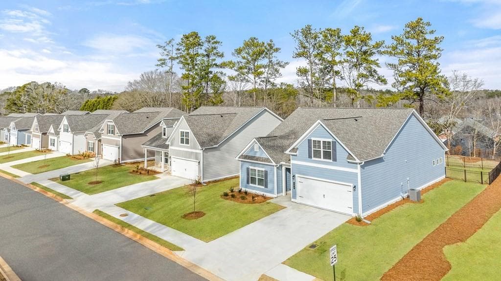 4 bedroom, 3 bathroom, 2,108 sq ft single family residence for rent at 488 Amherst Way Oakmont, Jefferson, GA 30549 for $2,375 a month