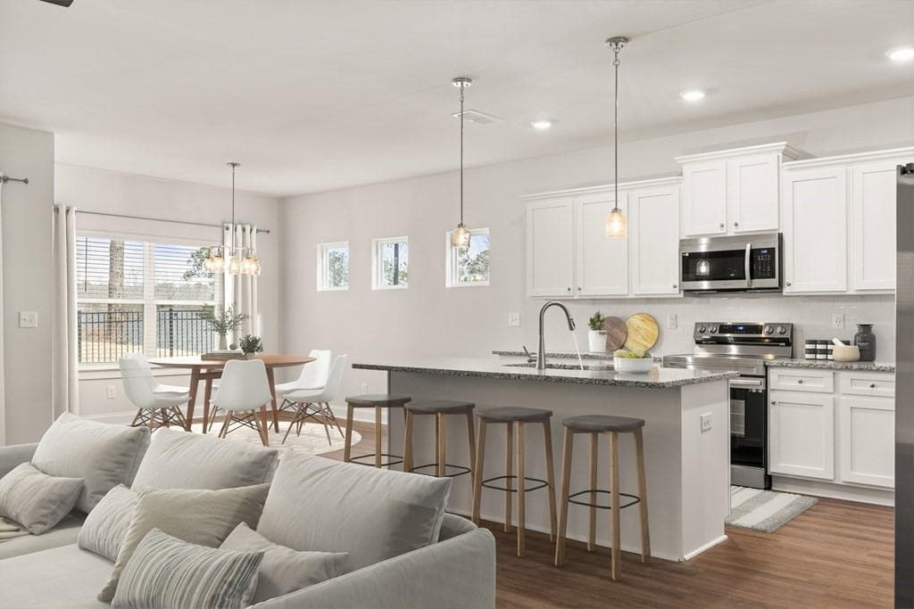4 bedroom, 3 bathroom, 2,108 sq ft single family residence for rent at 488 Amherst Way Oakmont, Jefferson, GA 30549 for $2,375 a month — photo 4