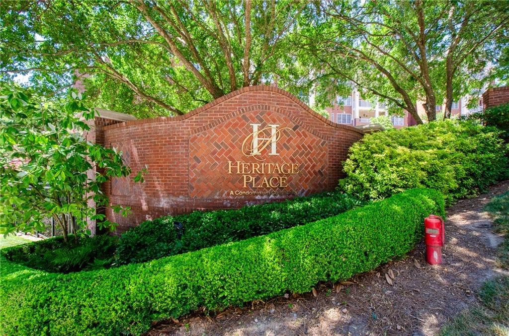2 bedroom, 2 bathroom, 1,325 sq ft condominium for sale at 211 Colonial Homes Drive 2304, Atlanta, GA 30309