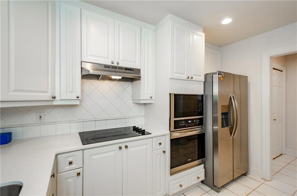 2 bedroom, 2 bathroom, 1,325 sq ft condominium for sale at 211 Colonial Homes Drive 2304, Atlanta, GA 30309 — photo 8