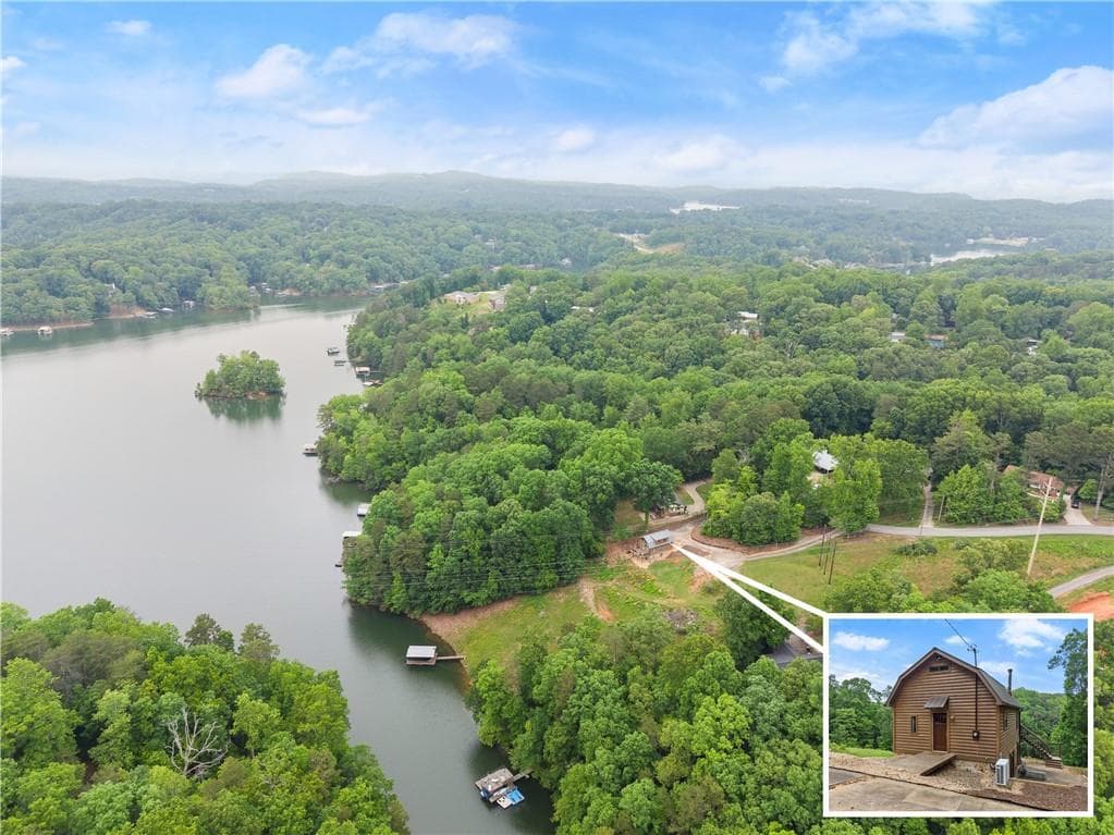 2 bedroom, 3 bathroom, 2,051 sq ft single family residence sold at 2109 Pine Tree Circle, Gainesville, GA 30501