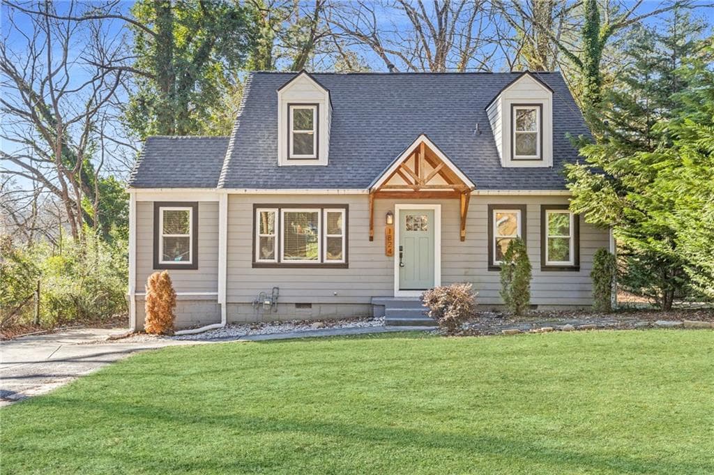4 bedroom, 3 bathroom, 2,100 sq ft single family residence sold at 1824 Westwood Avenue, Atlanta, GA 30310