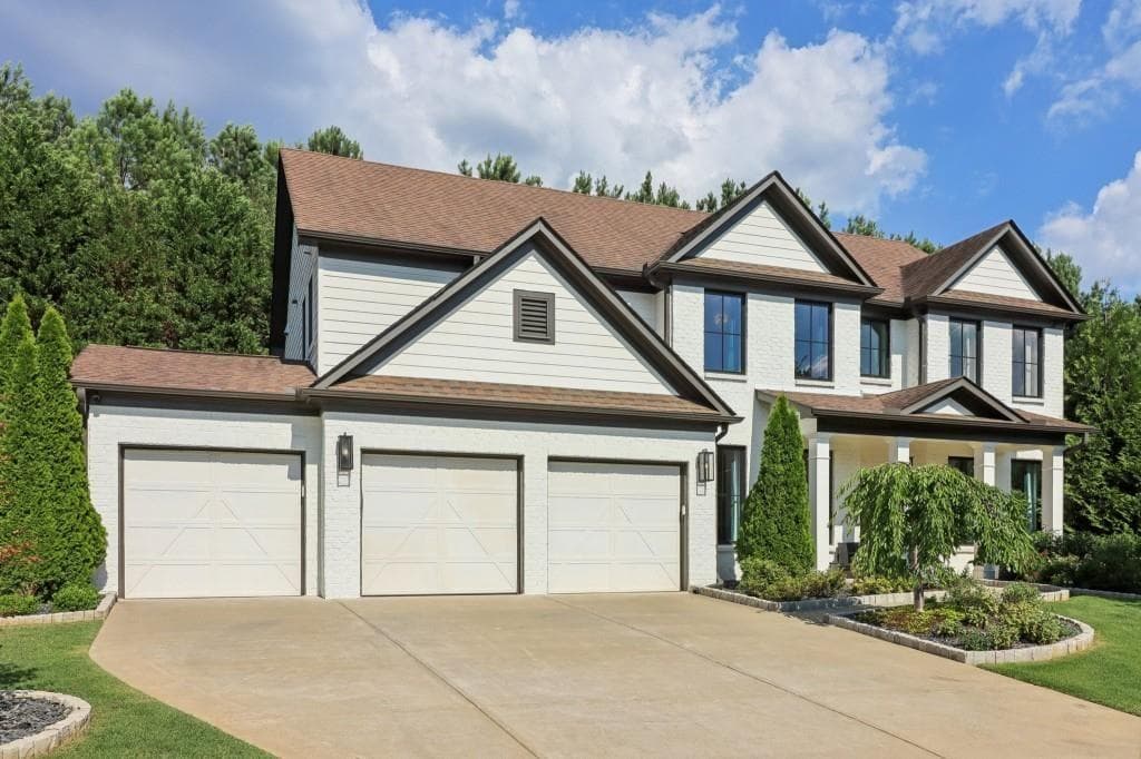 5 bedroom, 3 bathroom single family residence sold at 334 Spotted Ridge Circle, Woodstock, GA 30188