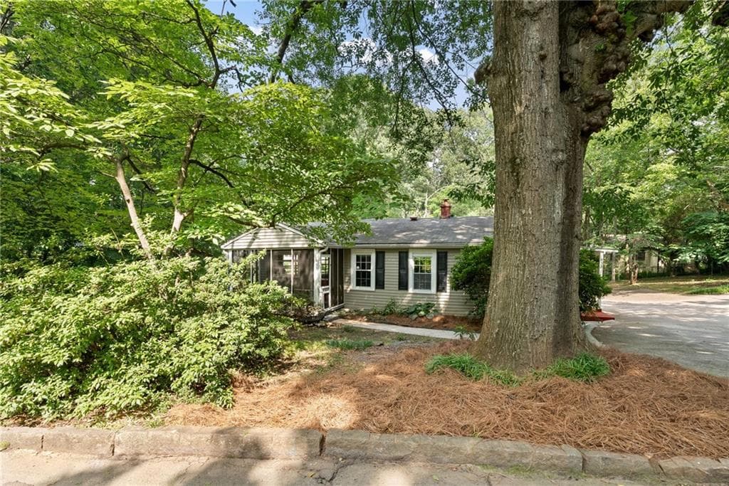 2 bedroom, 1 bathroom, 1,044 sq ft single family residence sold at 433 Pine Drive, Pine Lake, GA 30072