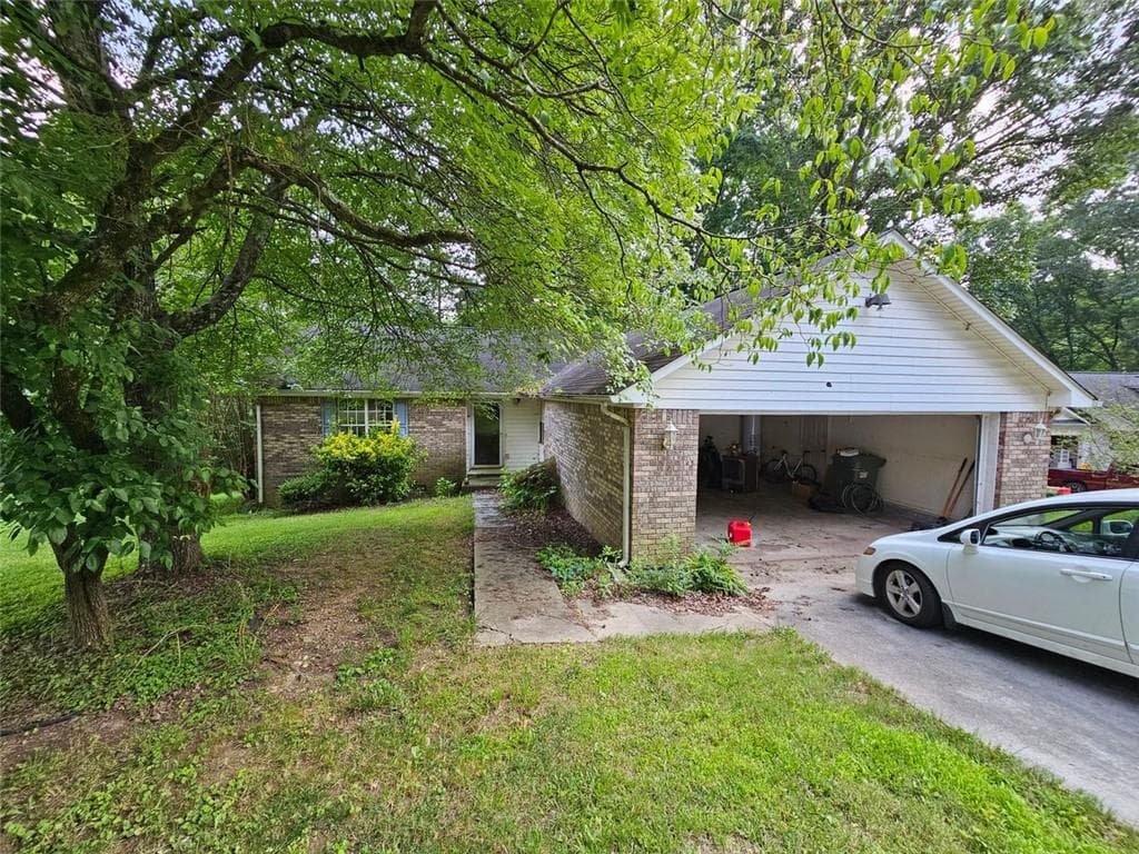 3 bedroom, 2 bathroom, 1,321 sq ft single family residence sold at 12 LAKEMONT Drive, Silver Creek, GA 30173