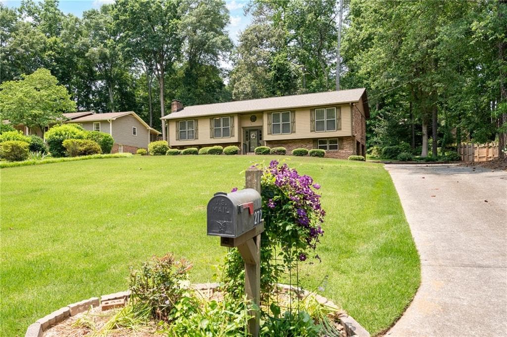 3 bedroom, 2 bathroom single family residence sold at 272 Creek Court, Marietta, GA 30064