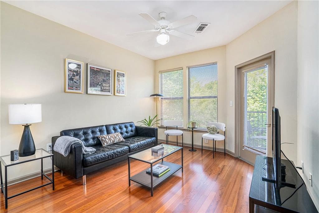 1 bedroom, 1 bathroom, 696 sq ft condominium sold at 898 Oak Street 3420, Atlanta, GA 30310