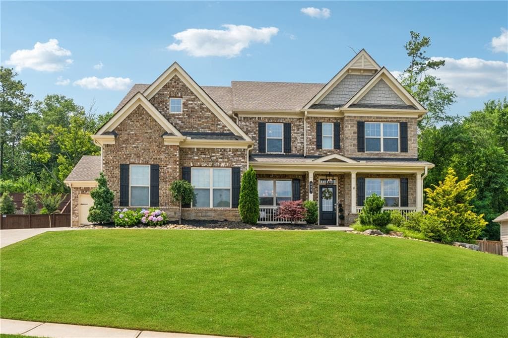 5 bedroom, 4 bathroom, 3,600 sq ft single family residence sold at 422 Silver Brook Drive, Woodstock, GA 30188
