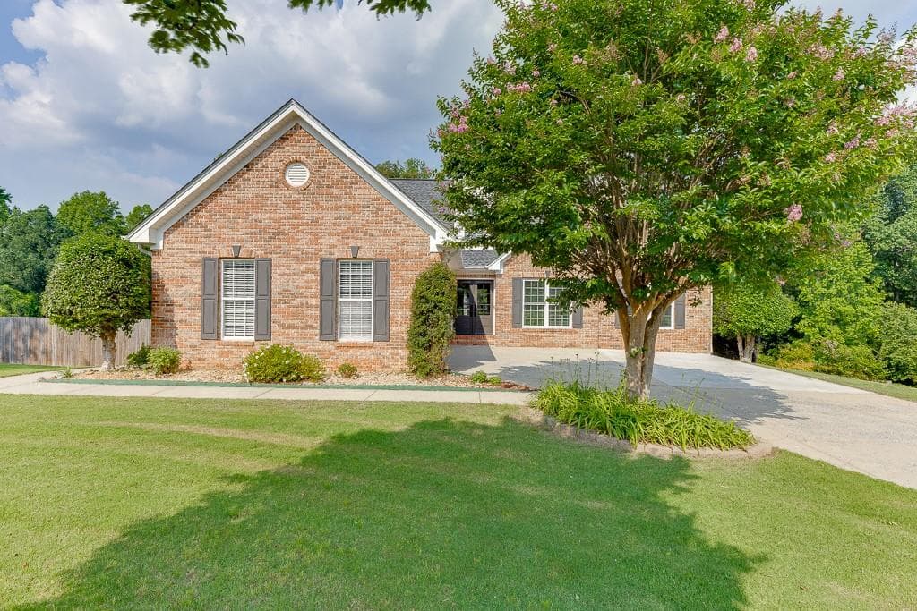 4690 Martins Crossing West Drive, Flowery Branch, GA 30542 — most recent listing photo