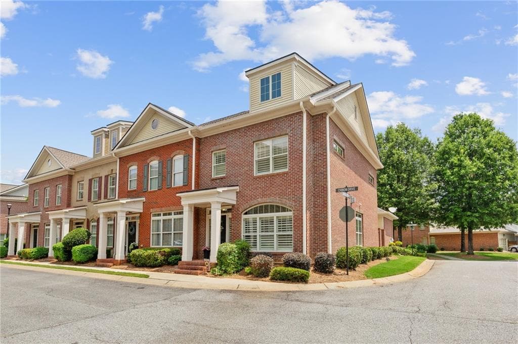 3 bedroom, 3 bathroom, 2,000 sq ft townhouse sold at 5029 Rosalie Road, Johns Creek, GA 30022