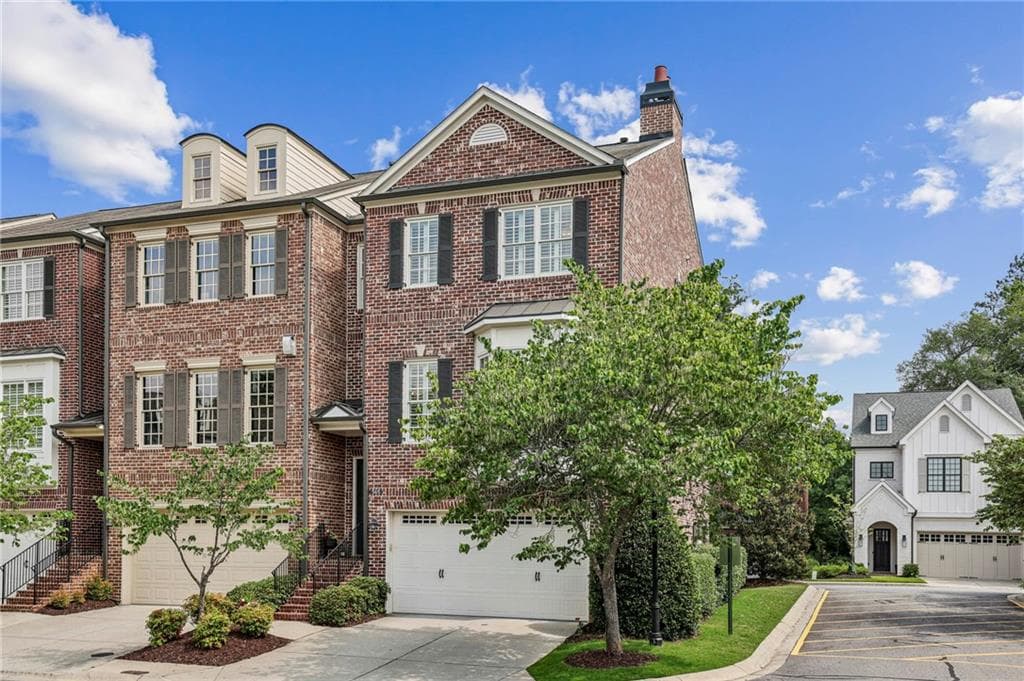 4 bedroom, 4 bathroom, 2,751 sq ft townhouse sold at 565 Rose Garden Lane, Alpharetta, GA 30009