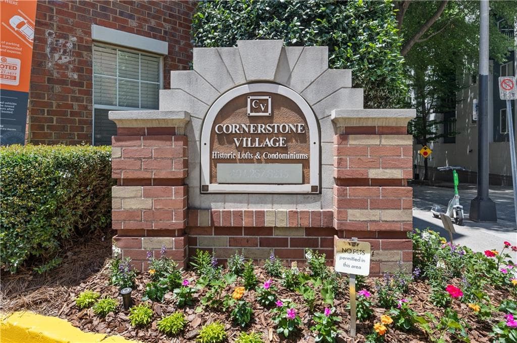 1 bedroom, 1 bathroom, 775 sq ft condominium sold at 800 Peachtree Street 1504, Atlanta, GA 30308