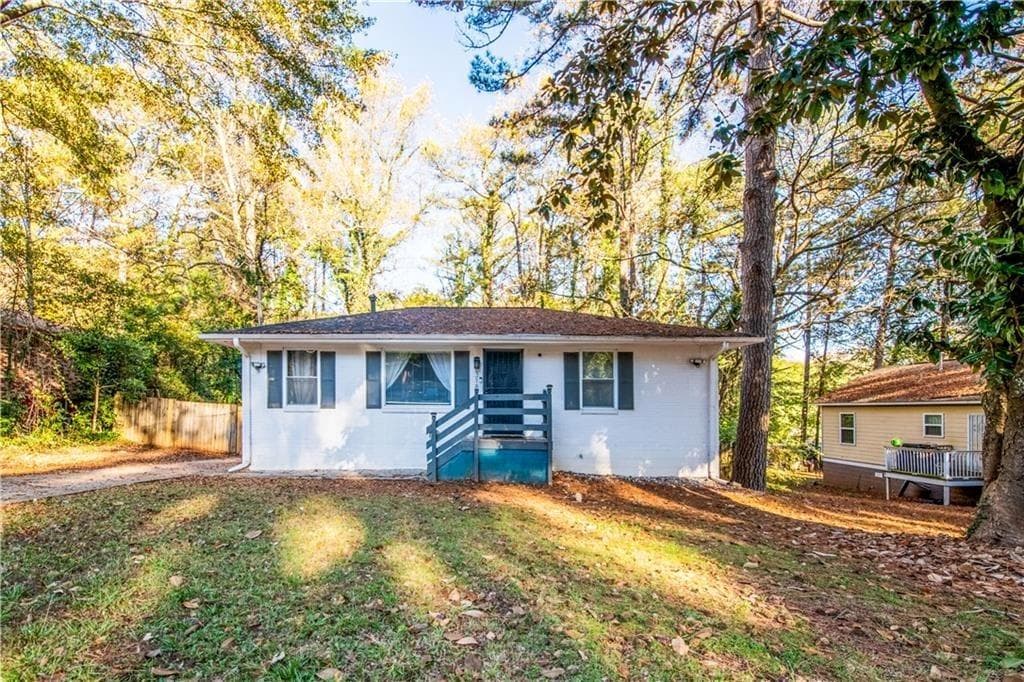5 bedroom, 3 bathroom, 950 sq ft single family residence sold at 3182 Latona Drive, Atlanta, GA 30354