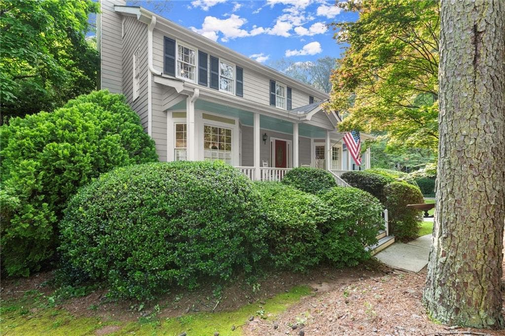 3 bedroom, 3 bathroom, 2,672 sq ft single family residence sold at 2789 Brookcliff Landing, Marietta, GA 30062