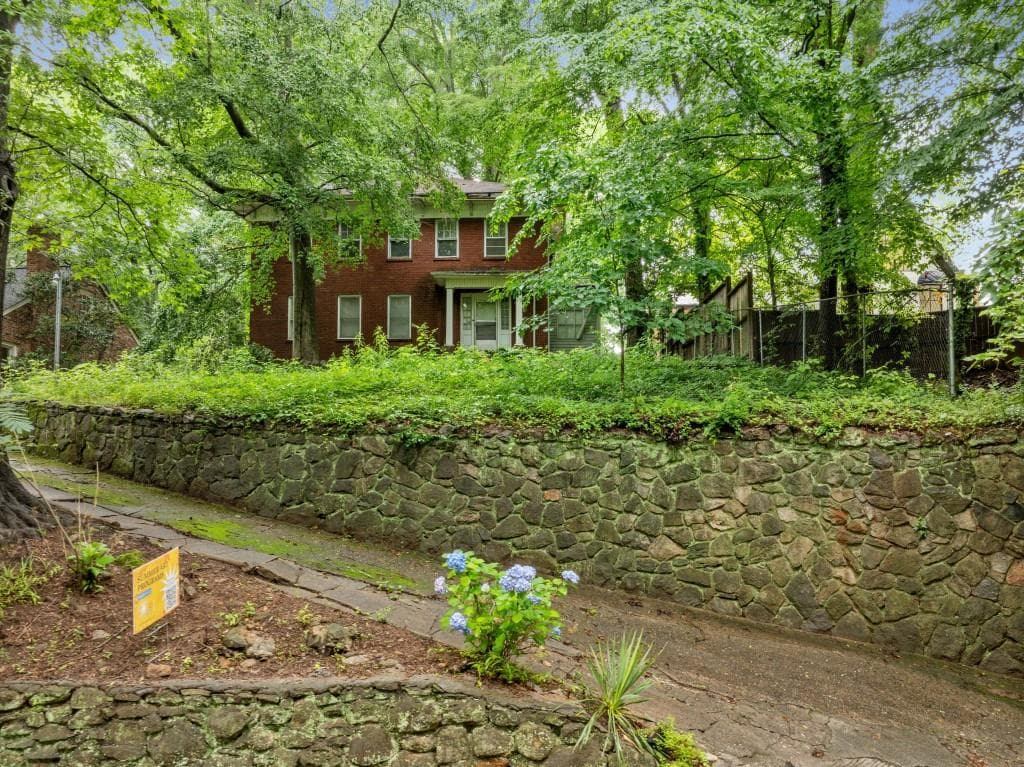 4 bedroom, 4 bathroom, 4,717 sq ft single family residence sold at 1478 Oxford Road, Atlanta, GA 30307