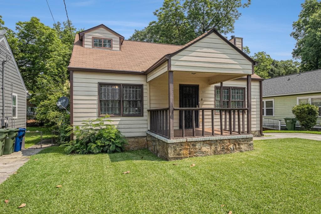 3 bedroom, 2 bathroom, 1,535 sq ft single family residence sold at 821 Erin Avenue, Atlanta, GA 30310