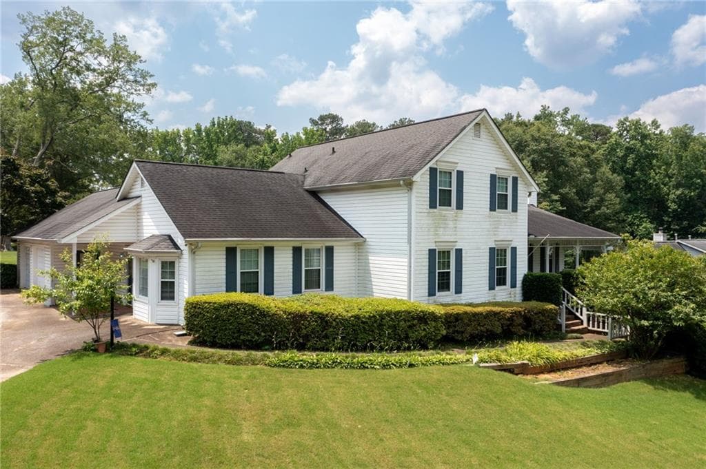 3 bedroom, 4 bathroom, 2,820 sq ft single family residence sold at 2692 Wellington Drive, Marietta, GA 30062