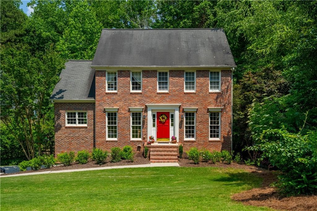 3 bedroom, 3 bathroom, 1,890 sq ft single family residence sold at 1885 N Creek Circle, Alpharetta, GA 30009
