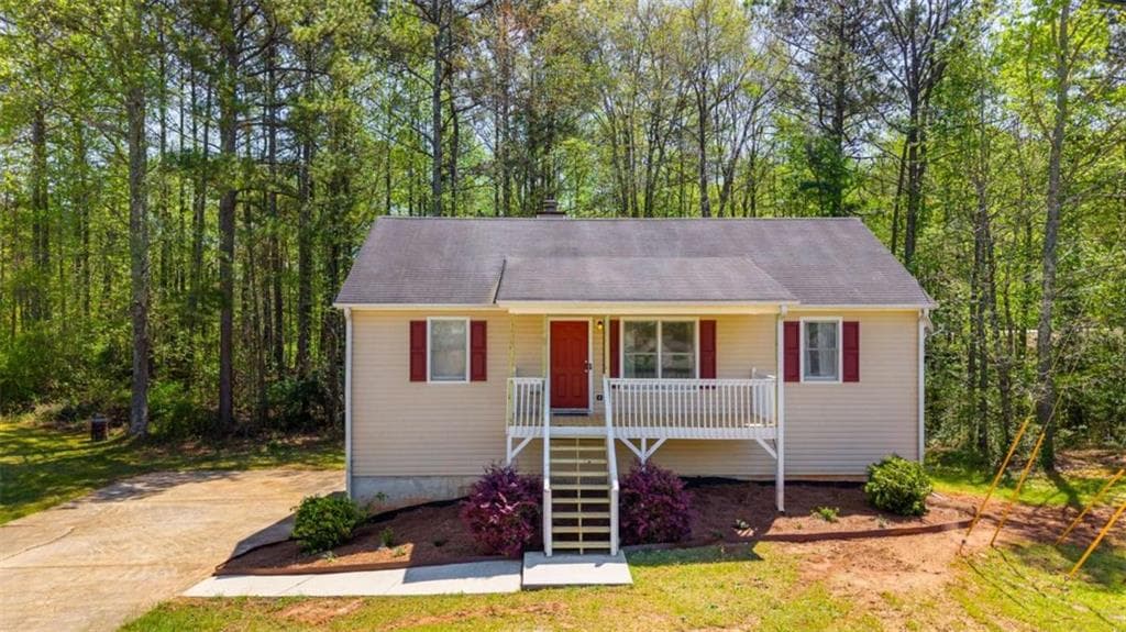 3 bedroom, 2 bathroom single family residence sold at 379 Villa Rosa Way, Temple, GA 30179