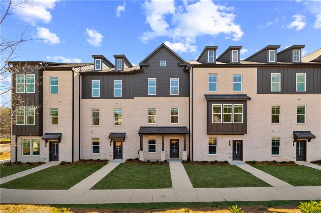 105 Daybreak Lane, Newnan, GA 30265 — most recent listing photo