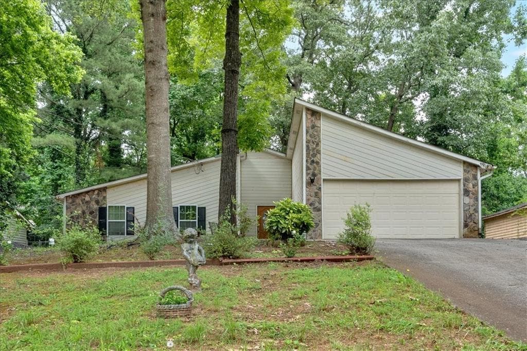 4 bedroom, 2 bathroom, 1,578 sq ft single family residence sold at 3902 Cedarwoods Way, Lawrenceville, GA 30044