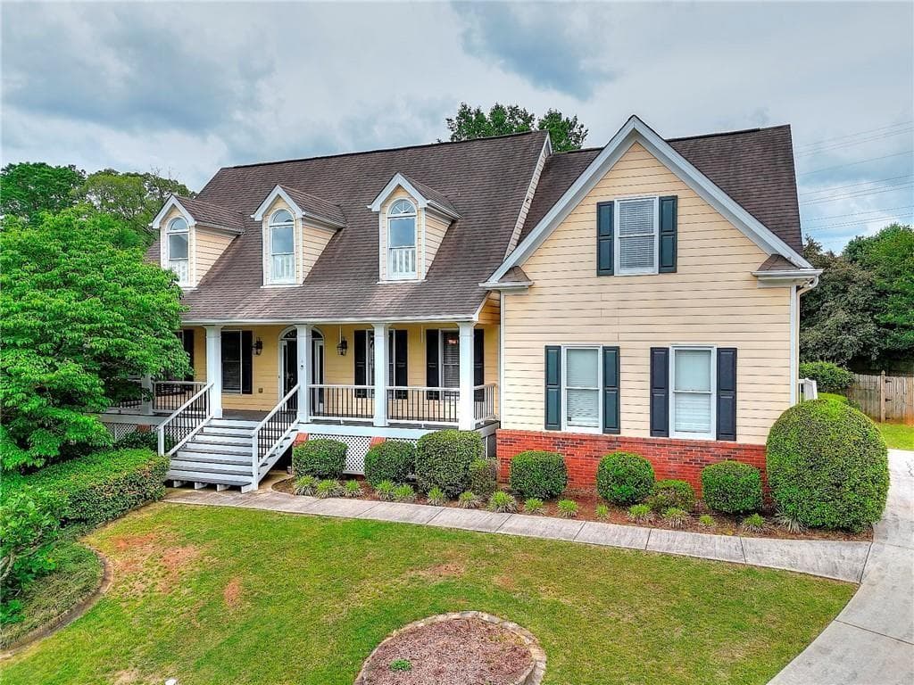 6 bedroom, 5 bathroom, 4,074 sq ft single family residence sold at 2726 Riderwood Lane, Marietta, GA 30062