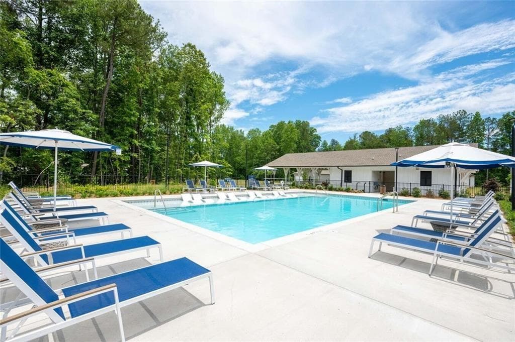 4 bedroom, 3 bathroom, 1,822 sq ft single family residence for rent at 6462 Waypoint Street Atlanta, Flowery Branch, GA 30542 for $2,585 a month — photo 4