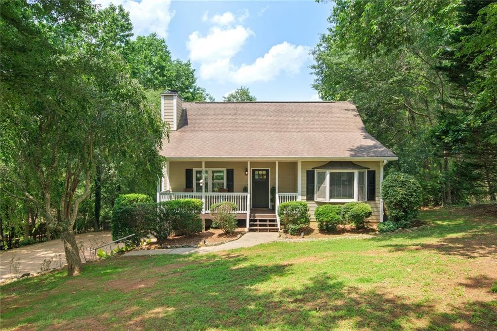 3 bedroom, 2 bathroom, 1,618 sq ft single family residence sold at 124 Hunters Mill Road, Woodstock, GA 30188