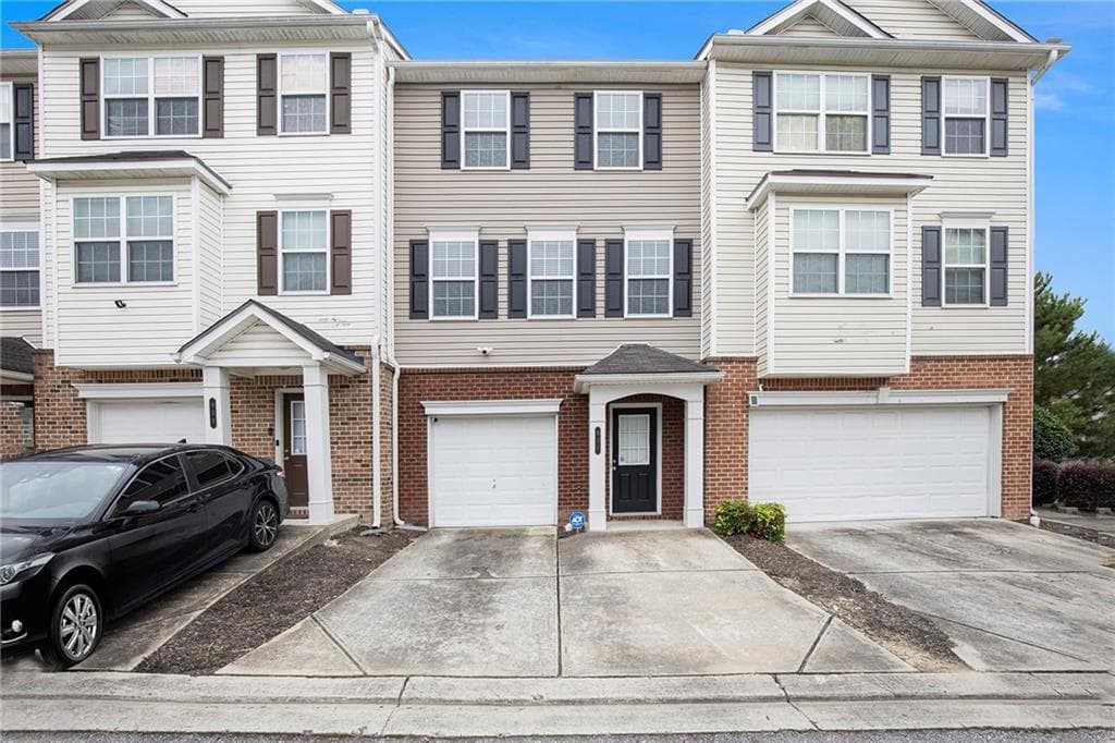 2 bedroom, 4 bathroom, 1,400 sq ft townhouse sold at 931 Society Circle, Atlanta, GA 30331
