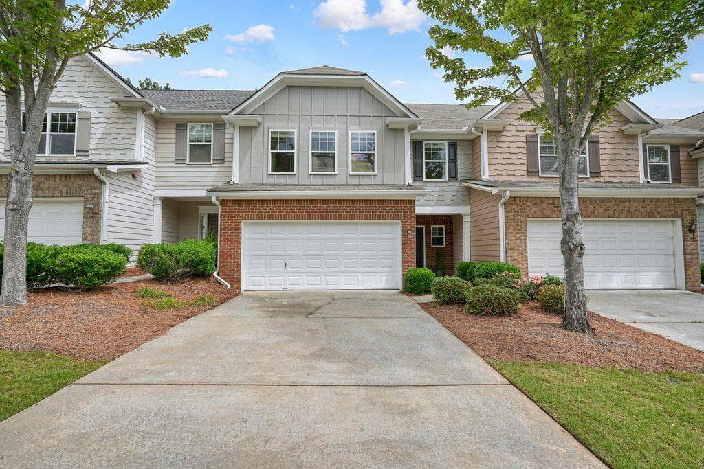 3 bedroom, 3 bathroom, 1,650 sq ft townhouse sold at 411 MOUNTAIN VIEW Lane, Woodstock, GA 30188