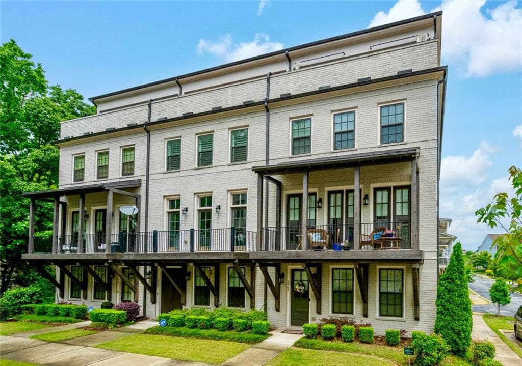 2063 Wheaton Way, Sandy Springs, GA 30328 — most recent listing photo