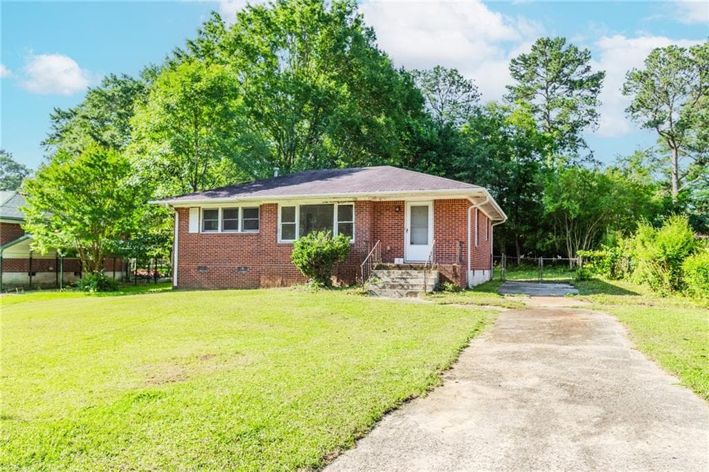 3 bedroom, 1 bathroom single family residence sold at 1167 Sanders Drive, Morrow, GA 30260
