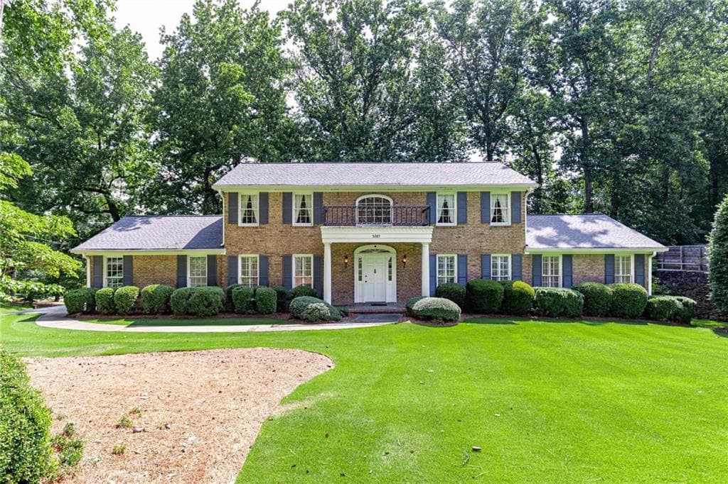 4 bedroom, 4 bathroom single family residence sold at 5287 Vernon Lake Drive, Atlanta, GA 30338