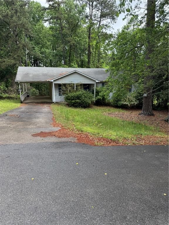 3 bedroom, 1 bathroom single family residence sold at 3129 Robinson Place, Gainesville, GA 30504