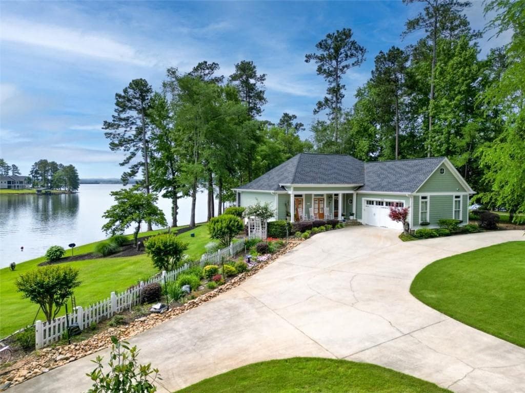 3 bedroom, 2 bathroom single family residence sold at 1058 Carrs Station Road, Milledgeville, GA 31061
