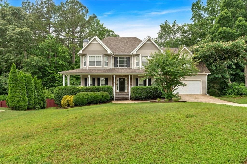 4 bedroom, 3 bathroom, 2,658 sq ft single family residence sold at 345 RIVERSTONE Drive, Hiram, GA 30141