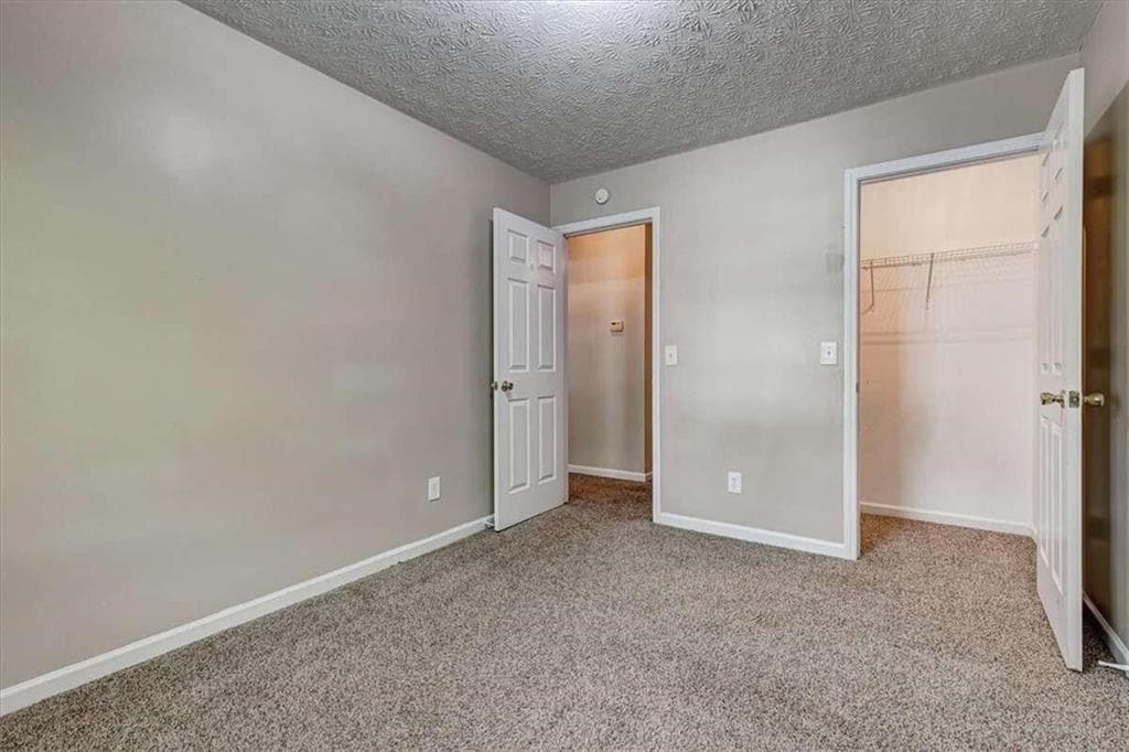 3 bedroom, 3 bathroom, 1,339 sq ft townhouse for sale at 2289 Strathmoor Manor Drive, Lithonia, GA 30058 — photo 4