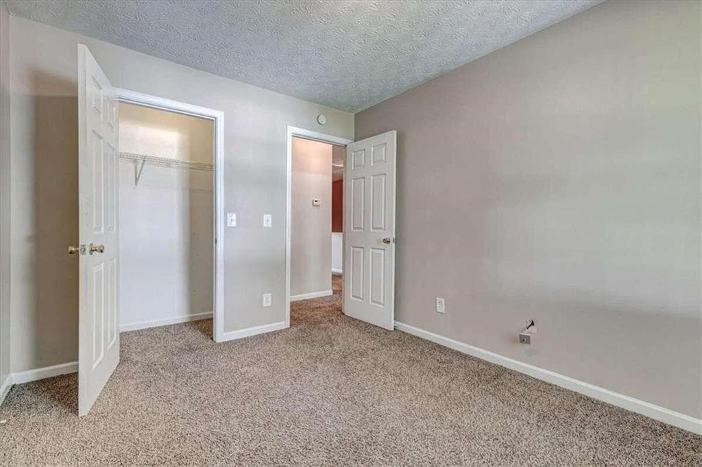 3 bedroom, 3 bathroom, 1,339 sq ft townhouse for sale at 2289 Strathmoor Manor Drive, Lithonia, GA 30058 — photo 8