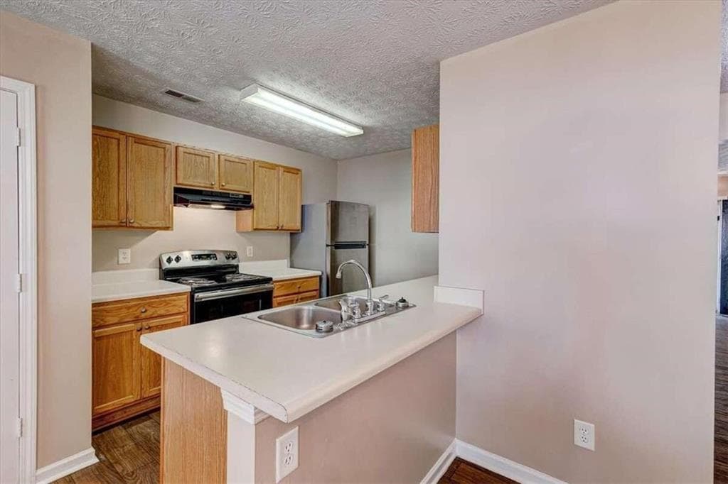 3 bedroom, 3 bathroom, 1,339 sq ft townhouse for sale at 2289 Strathmoor Manor Drive, Lithonia, GA 30058 — photo 10