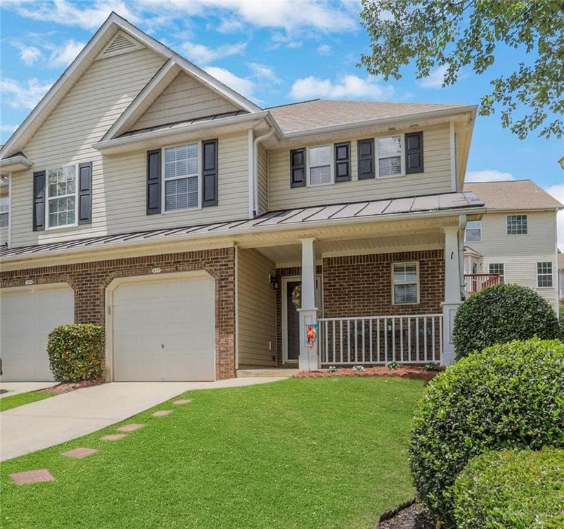 3 bedroom, 3 bathroom, 1,370 sq ft townhouse sold at 417 RED COAT Lane, Woodstock, GA 30188