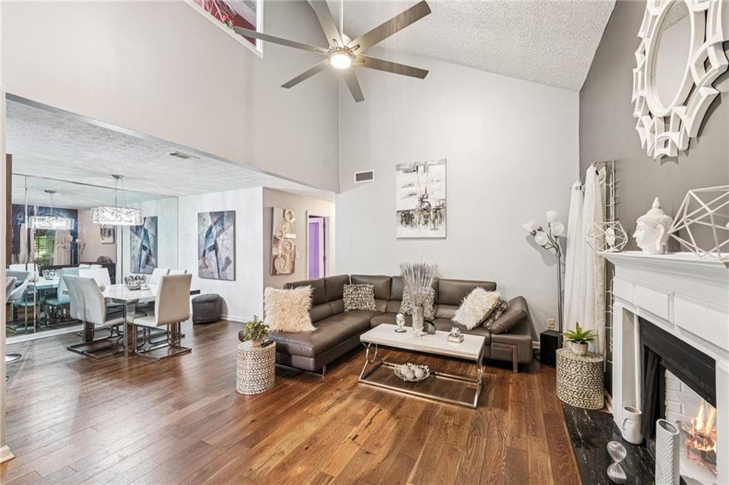 3 bedroom, 3 bathroom, 1,542 sq ft condominium sold at 4467 Pineridge Circle, Atlanta, GA 30338