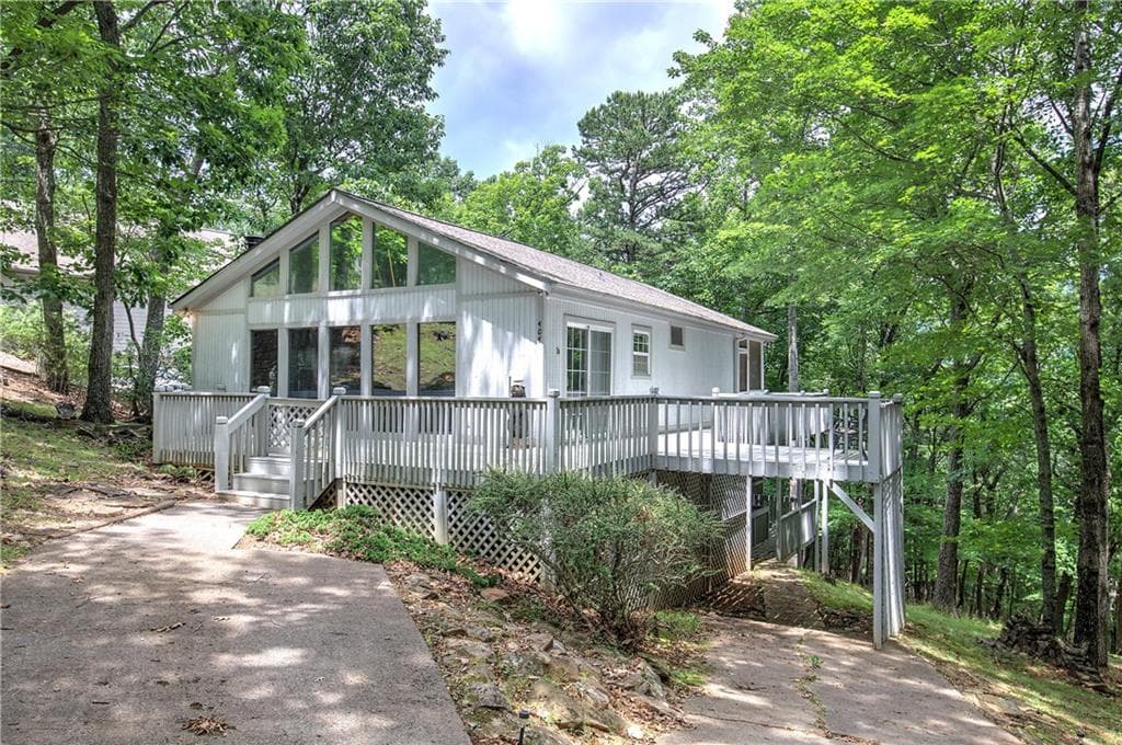 3 bedroom, 2 bathroom, 1,790 sq ft single family residence for sale at 214 South View Trail, Jasper, GA 30143 — photo 2