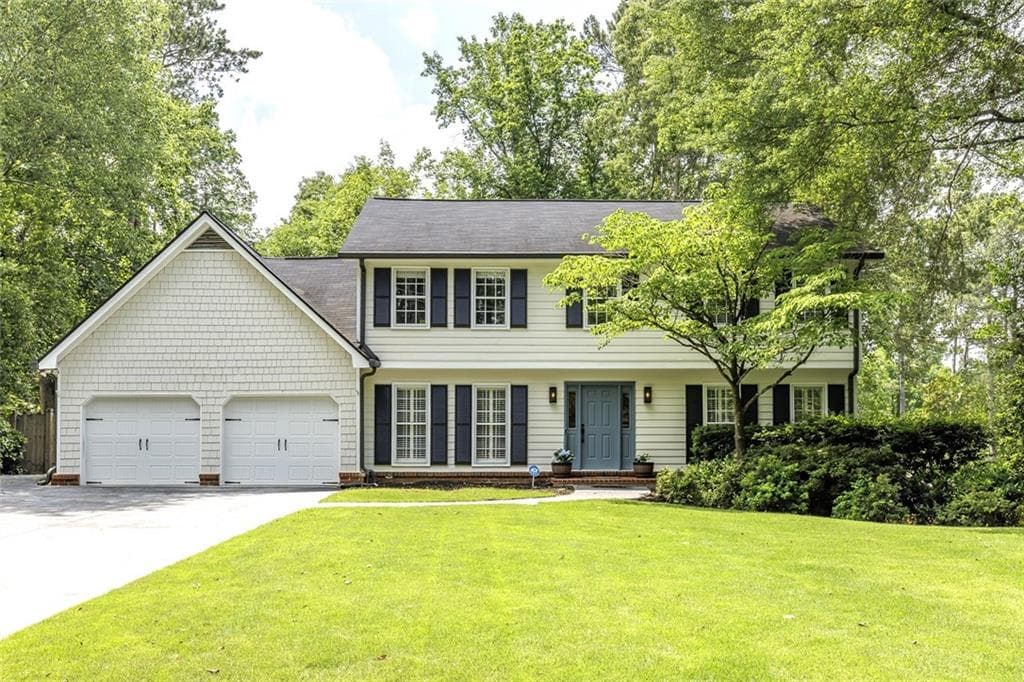 4 bedroom, 3 bathroom, 2,421 sq ft single family residence sold at 3707 Dunwoody Club Drive, Atlanta, GA 30350