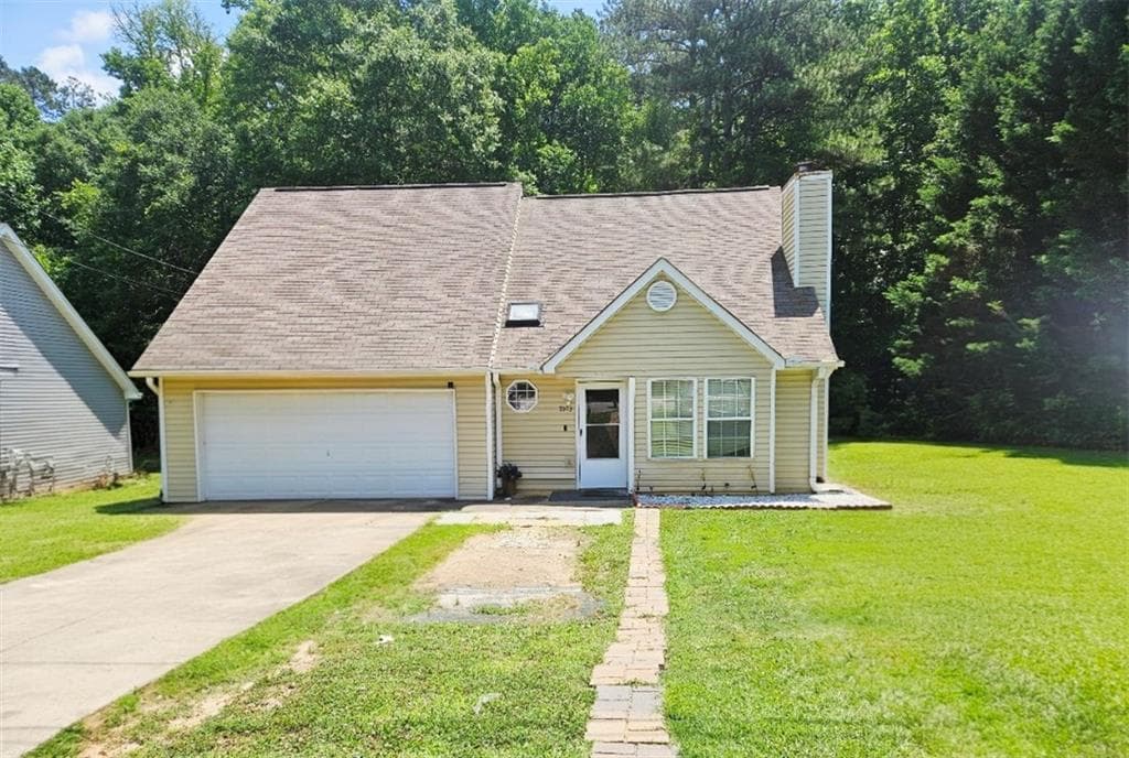 3 bedroom, 2 bathroom single family residence sold at 7073 Stonecreek Drive, Douglasville, GA 30134