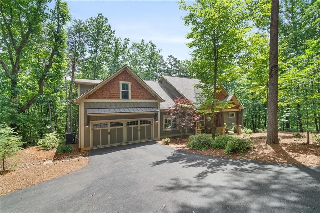 4 bedroom, 3 bathroom single family residence sold at 100 Yunsoo Place, Big Canoe, GA 30143